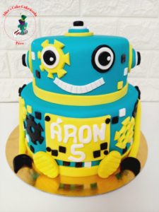 Sárga-kék robotos torta